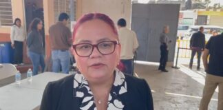 Ayuntamiento de Xalapa dialoga con comerciantes para liberar banquetas.
