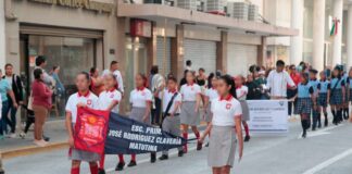 Desfile de escoltas en Veracruz fortalece el respeto a los símbolos patrios: SEV.