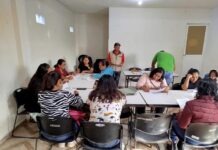 Integra IVEA a más voluntarios a las tareas de educación para adultos .