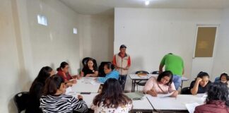 Integra IVEA a más voluntarios a las tareas de educación para adultos .