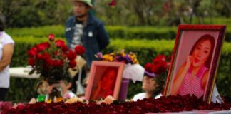 Honran la memoria de Monserrat Uribe Palmeros en la Glorieta de las Mujeres que Luchan