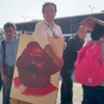 Marx Arriaga deja oficinas de SEP tras entrega de oficio que confirma su destitución