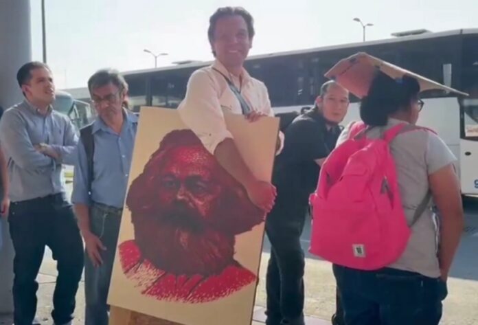 Marx arriaga deja instalaciones de la SEP