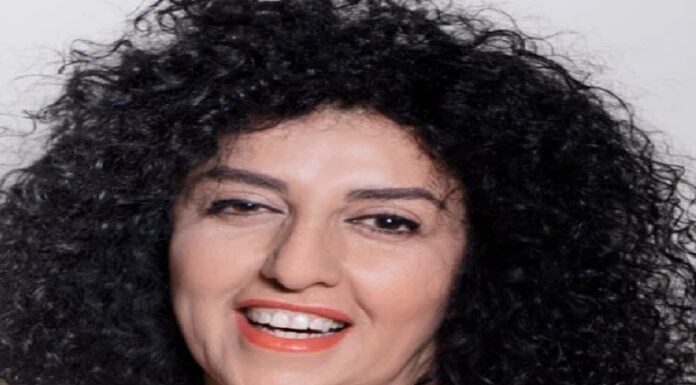 Suman años de prisión contra periodista iraní Narges Mohammadi, ganadora del Nobel de la Paz .
