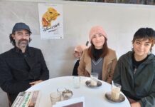 Estrenan en Xalapa la obra “Disney World”, propuesta de teatro contemporáneo sobre la desconexión humana.