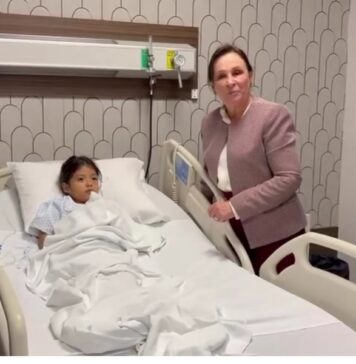 #Video: Gobernadora Rocío Nahle visita a niña que sufrió accidente en carretera #GobernadoraHumanista
