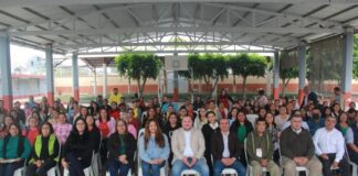 Reconocen a docente veracruzana por proyecto nacional sobre educación multigrado