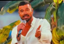 Ricky Martin en segundos emitió un poderoso mensaje político.
