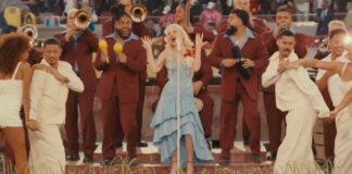 Lady Gaga más que una invitada de lujo; un mensaje de inclusión y resistencia .