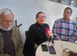 Académicos jubilados piden intervención de la gobernadora por despojo de un terreno en Xalapa.