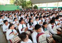 Entrega SEV más de 10 mil útiles y mochilas en municipios de la Huasteca.