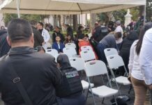 Estudiantes sufren cuadros de hipotermia durante ceremonia del Día de la Bandera en Parque Juárez.