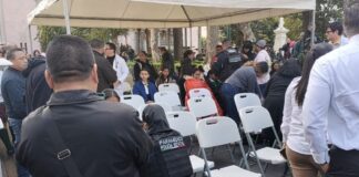 Estudiantes sufren cuadros de hipotermia durante ceremonia del Día de la Bandera en Parque Juárez.