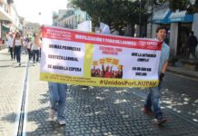 Trabajadores de la UPAV reclaman pagos con marchas y protestas .