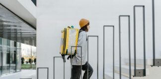 Presentan recomendaciones para garantizar que plataformas no dejen atrás a trabajadoras.