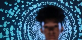 IA avanza y presencia de mujeres en sector tecnológico sigue siendo baja.