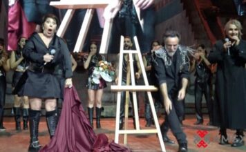 Alejandra Guzmán protagoniza incómodo momento en develación de placa de “Malinche”.