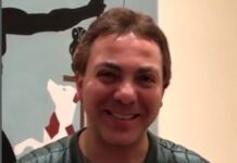 Cristian Castro presume a sus hijos universitarios y agradece a Valeria Liberman