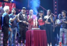 Celebran a Cristián de la Fuente por su cumpleaños 52 durante función de “Perfume de Gardenia”