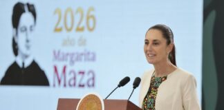Claudia Sheinbaum promete corregir el Plan B para garantizar la equidad de género.