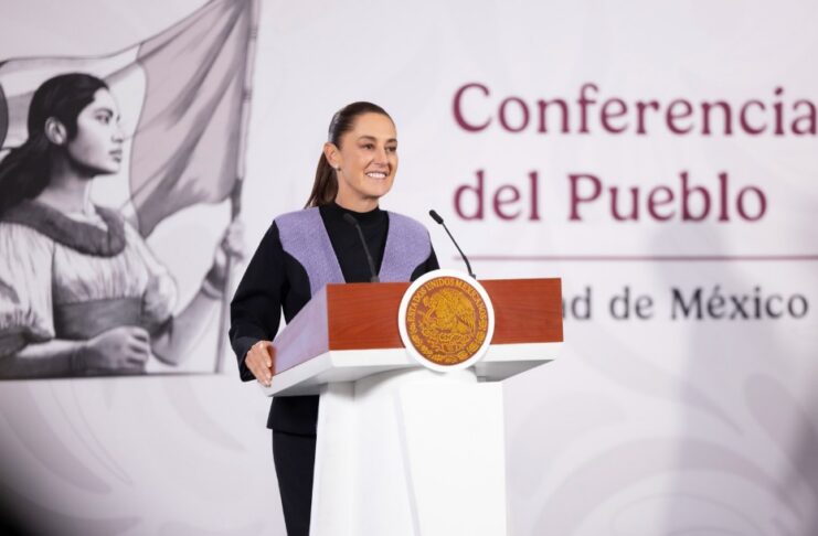 Claudia sheinbaum perfila hipótesis múltiple sobre derrame en el Golfo; Presidenta confronta a Greenpeace por falsa imagen