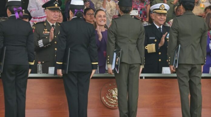 Presidenta conmemora Día Internacional de la Mujer en homenaje a las mujeres de las Fuerzas Armadas