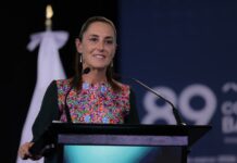 Obligatorio el pago digital en gasolineras y casetas este año, anuncia Claudia Sheinbaum en la Convención Bancaria