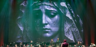 De las calles de Málaga al escenario: Antonio Banderas y la elegancia sinfónica de la Semana Santa española