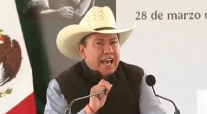 Abuchean a David Monreal en Sombrerete; Sheinbaum marca distancia en Zacatecas