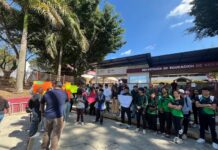 Estudiantes de Antorcha solicitan apoyo en la SEV para asistir a la Espartaqueada .