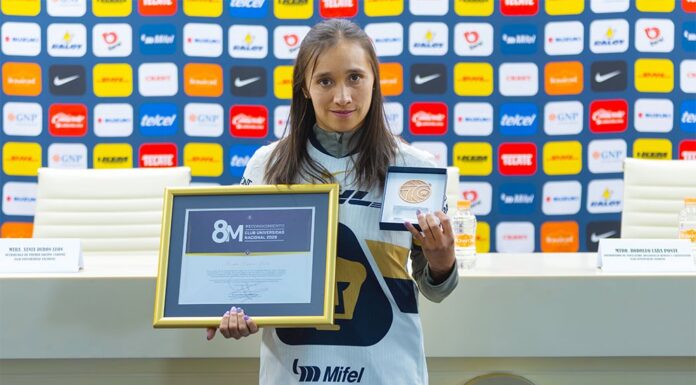 Reconocimiento a Xenia Durón, nutrióloga del Club Universidad.