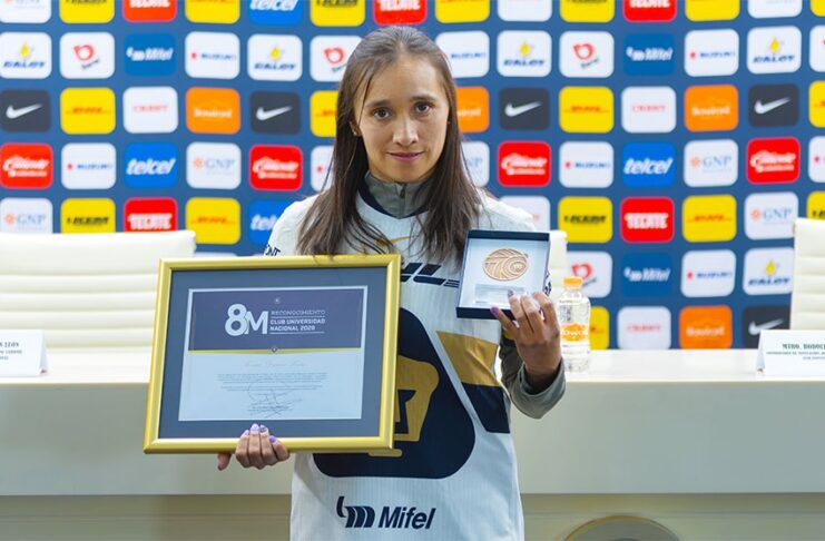 Reconocimiento a Xenia Durón, nutrióloga del Club Universidad.