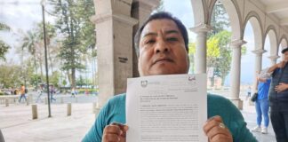 Tras 13 años de servicio en telebachillerato de Veracruz lo corrieron con una llamada telefonica.