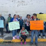 12 comunidades de Atzalan protestan por falta de pavimentación en camino hacia hospital Plan de Arroyos.