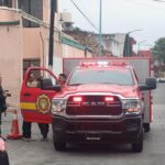 Fuga de amoniaco en empresa de hielo moviliza a cuerpos de emergencia en Xalapa.