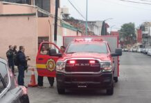 Fuga de amoniaco en empresa de hielo moviliza a cuerpos de emergencia en Xalapa.