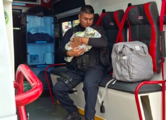 Atiende SSP de manera inmediata a madre de familia y su bebé tras atropellamiento.