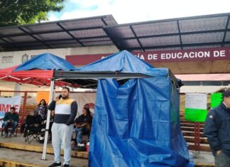 Continúan tomadas las instalaciones de la SEV; sindicato exige diálogo con propuestas concretas.