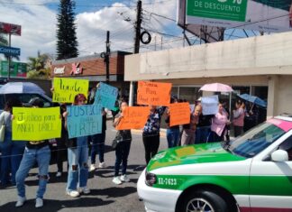 #Xalapa: Bloquean Lázaro Cárdenas para exigir justicia por menor atropellado en Banderilla.
