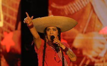 Cierra Cumbre Tajín la gran Lila Downs .