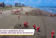 Pemex anuncia apoyos a comunidades afectadas por chapopote en Golfo de México.