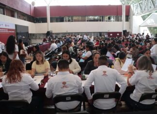 Asignan 424 plazas docentes para el ciclo escolar 2025–2026 en Veracruz.