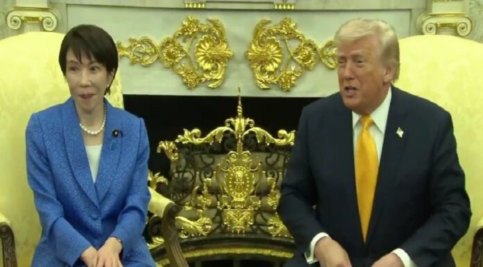 Trump incomoda a Japón al bromear sobre Pearl Harbor frente a primera ministra Sanae Takaichi