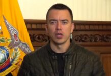 Gobierno de Ecuador declara persona no grata a Embajador de Cuba y expulsa a cuerpo diplomático .