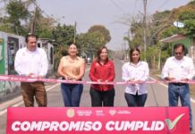 Rocío Nahle responde a demanda histórica y rehabilita carreteras en la Mixtequilla y Tlalixcoyan.