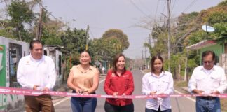 Rocío Nahle responde a demanda histórica y rehabilita carreteras en la Mixtequilla y Tlalixcoyan.