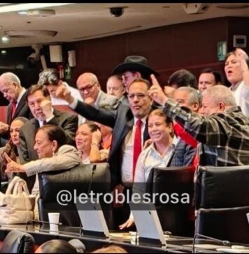 #Video: No se la acaban las y los senadores que intentaron agredir a Grecia Quiroz