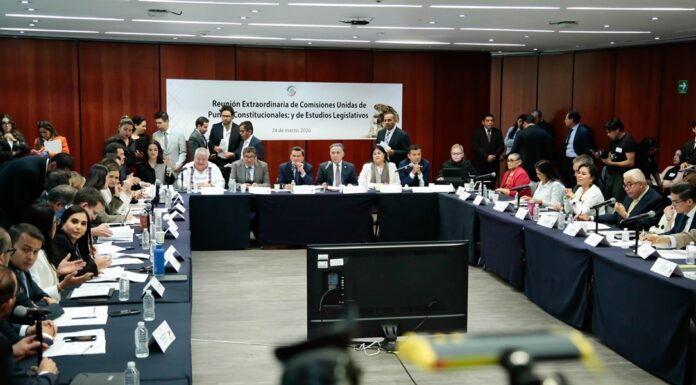 Aprueban en comisiones del Senado dictamen del Plan B con correcciones.