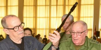 Silvio Rodríguez advierte que tomaría las armas ante intervención de Estados Unidos en Cuba