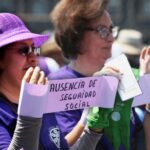 Solo 1.8% de trabajadoras del hogar cuentan con afiliación al IMSS. Disminuyen en derechos.